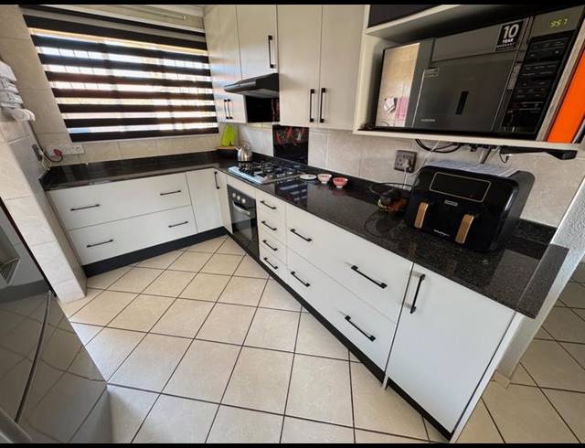 3 BEDROOM TOWNHOUSE FOR SALE IN TERENURE